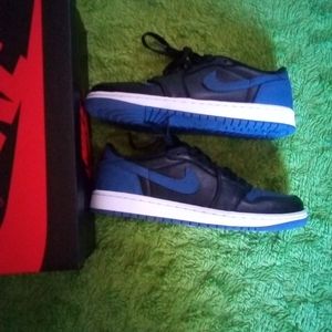 Air Jordan 1 Low OG 'Mystic Navy' size 8
